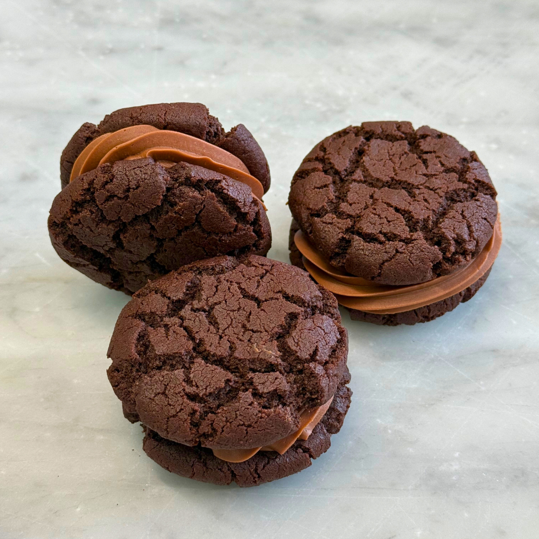 chocolate-chip-cookie-sandwiches-with-a-tea-twist-close-up.png
